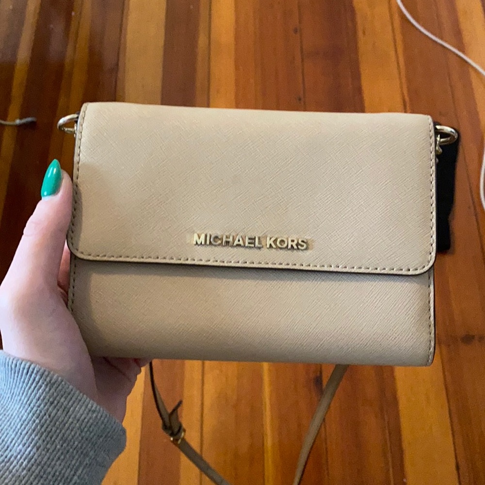 Michael Kors Wallet on Chain